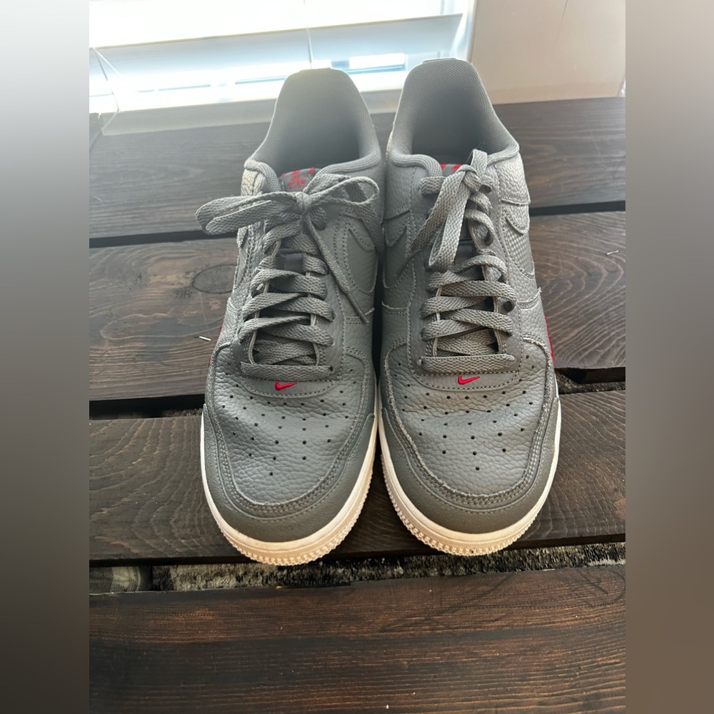Mens Nike size 8.5